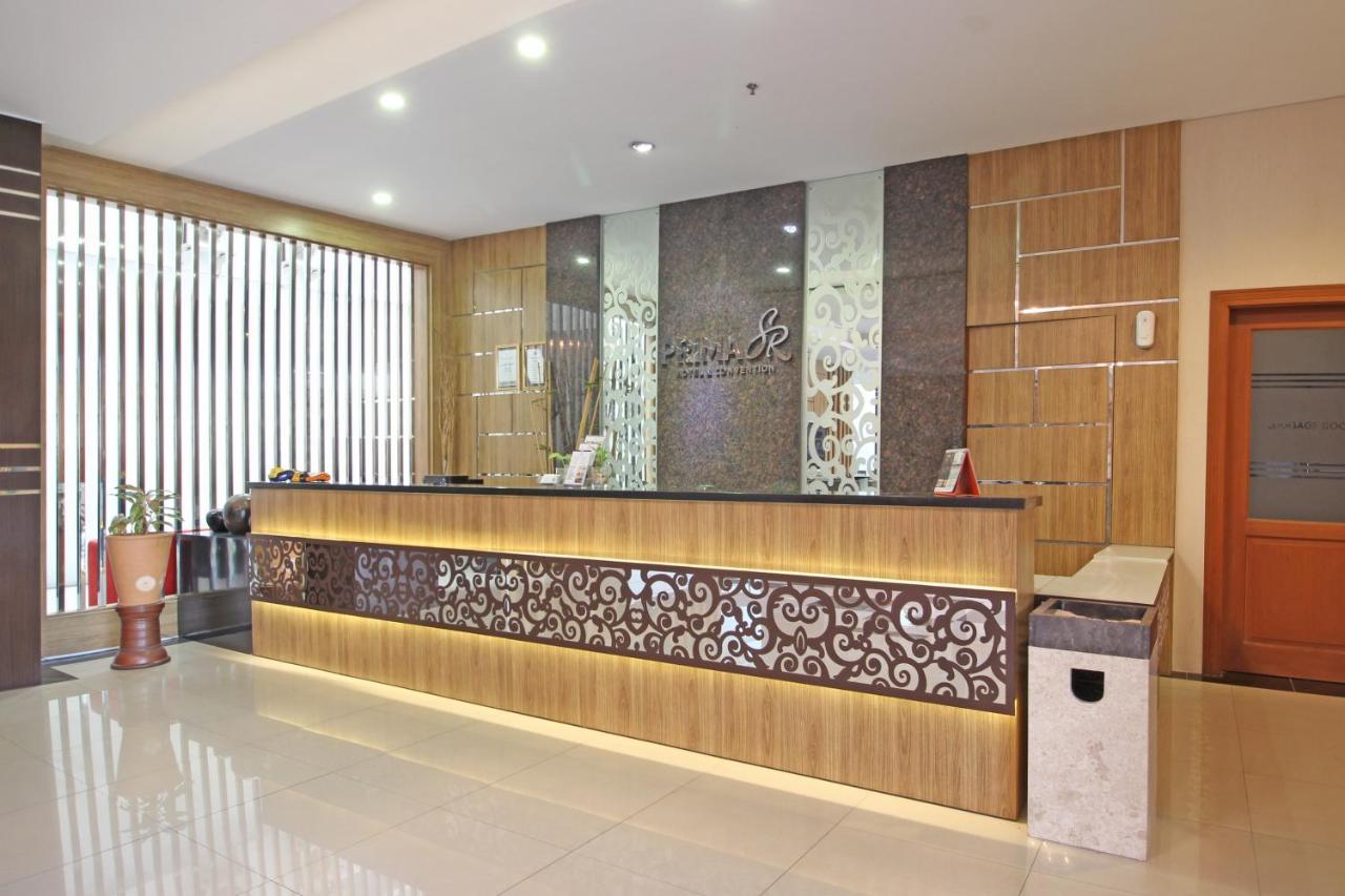 Reddoorz Premium Near Sleman City Hall Джокьякарта Экстерьер фото