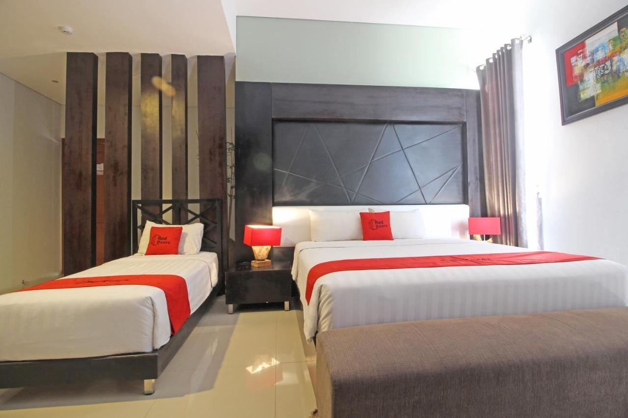 Reddoorz Premium Near Sleman City Hall Джокьякарта Экстерьер фото